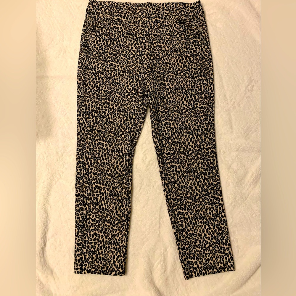 Chico Animal Print  petite Pant Travelers No Wrinkle